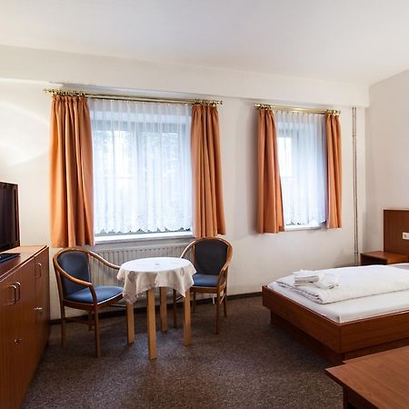 Hotel Groebern Am See Grobern Extérieur photo