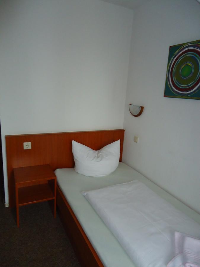 Hotel Groebern Am See Grobern Chambre photo