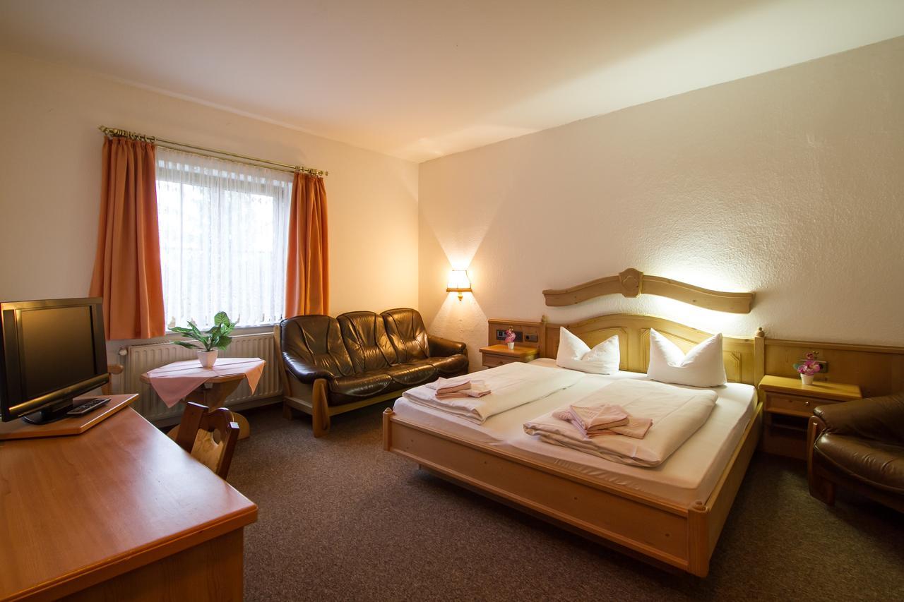 Hotel Groebern Am See Grobern Extérieur photo